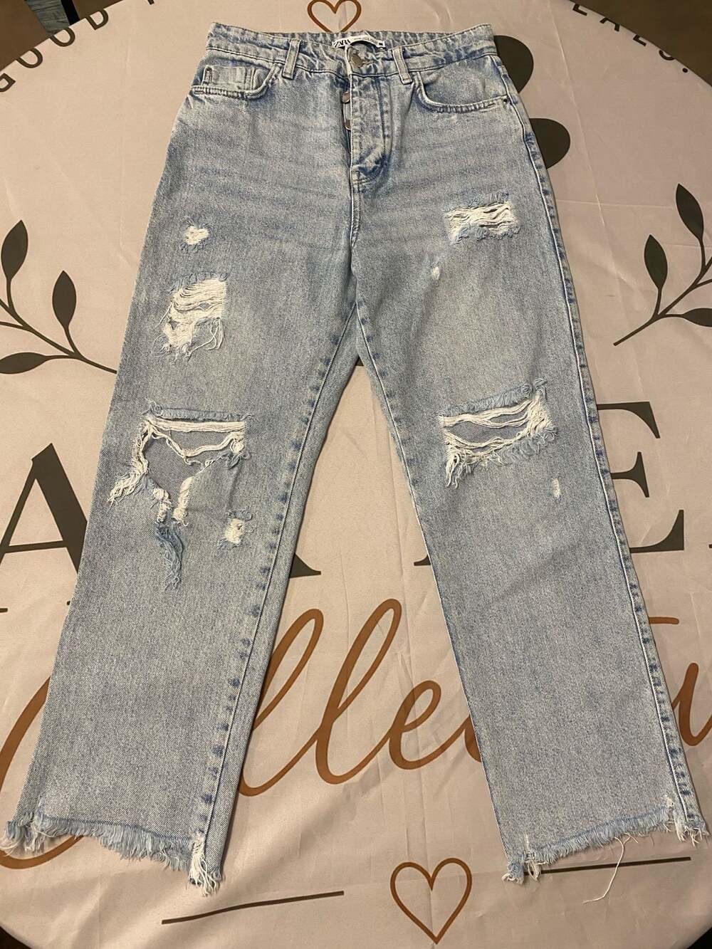 Zara size 4 High-Rise Distressed Straight Leg Denim Jeans with Button Fly